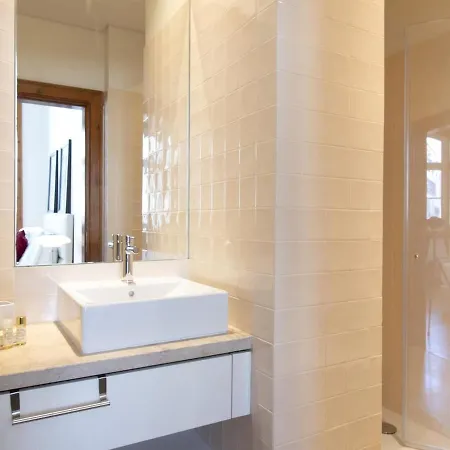 Chiado Stylish Bright With Ac Appartement