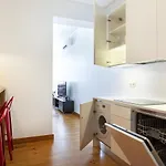 Apartment Chiado Stylish Bright With Ac
