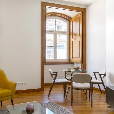 Chiado Stylish Bright With Ac 아파트 *